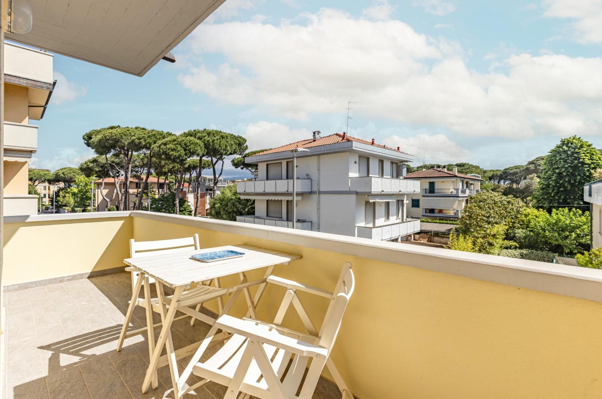 Comfy Apartment With Private Parking Near The Beach! Viareggio Dış mekan fotoğraf